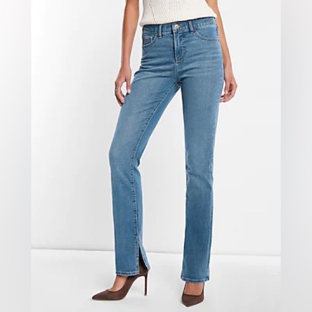 MID RISE MEDIUM WASH SKYSCRAPER JEANS